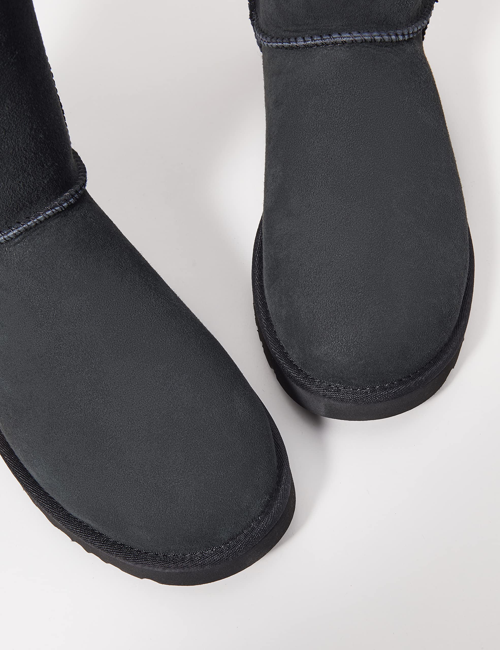 Foto 4 pulgar | Boot Ugg Classic Short Ii Para Mujer, Color Negro - Venta Internacional.