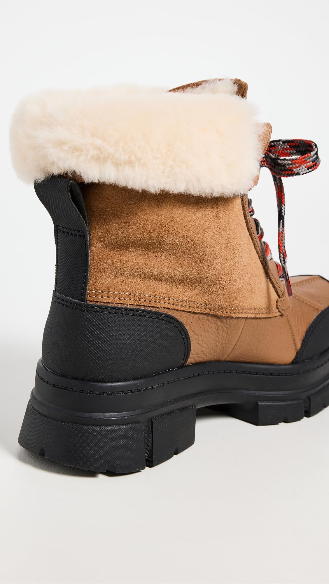 Foto 3 | Bota Ugg Ashton Addie De Piel Impermeable Para Mujer, Color Castaño - Venta Internacional.