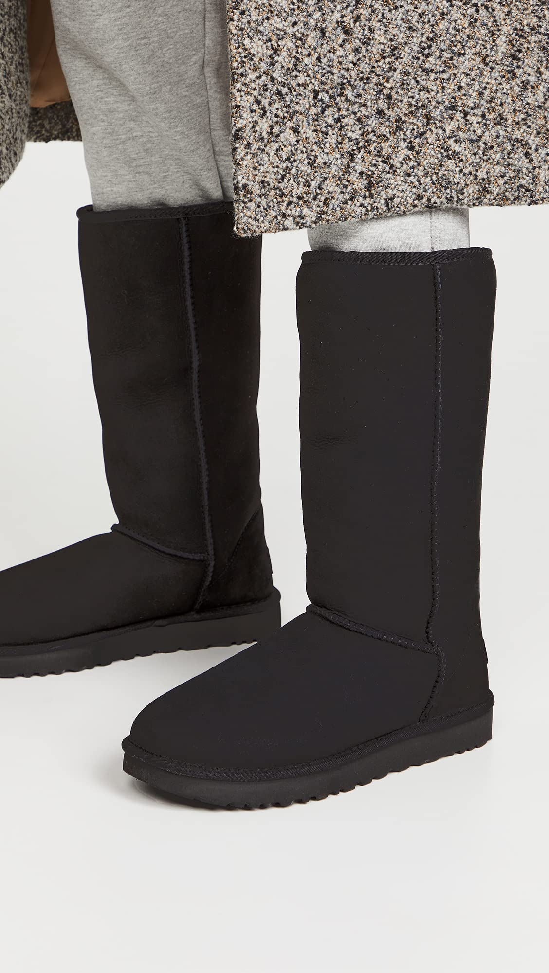 Foto 3 | Bota Ugg Classic Tall Ii Para Mujer Negra - Venta Internacional.