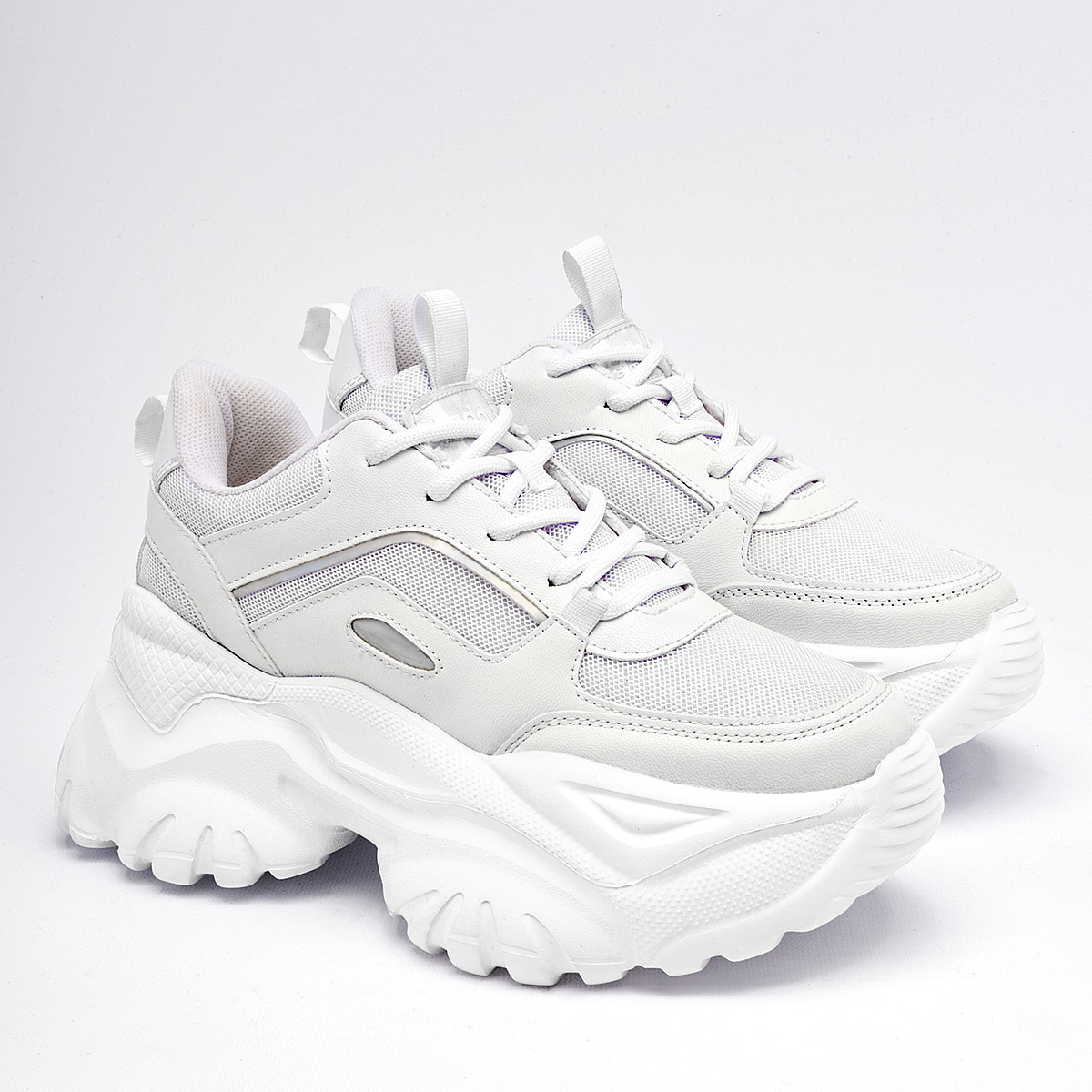 Foto 3 pulgar | Tenis Urbanos Daddy para Mujer Blancos