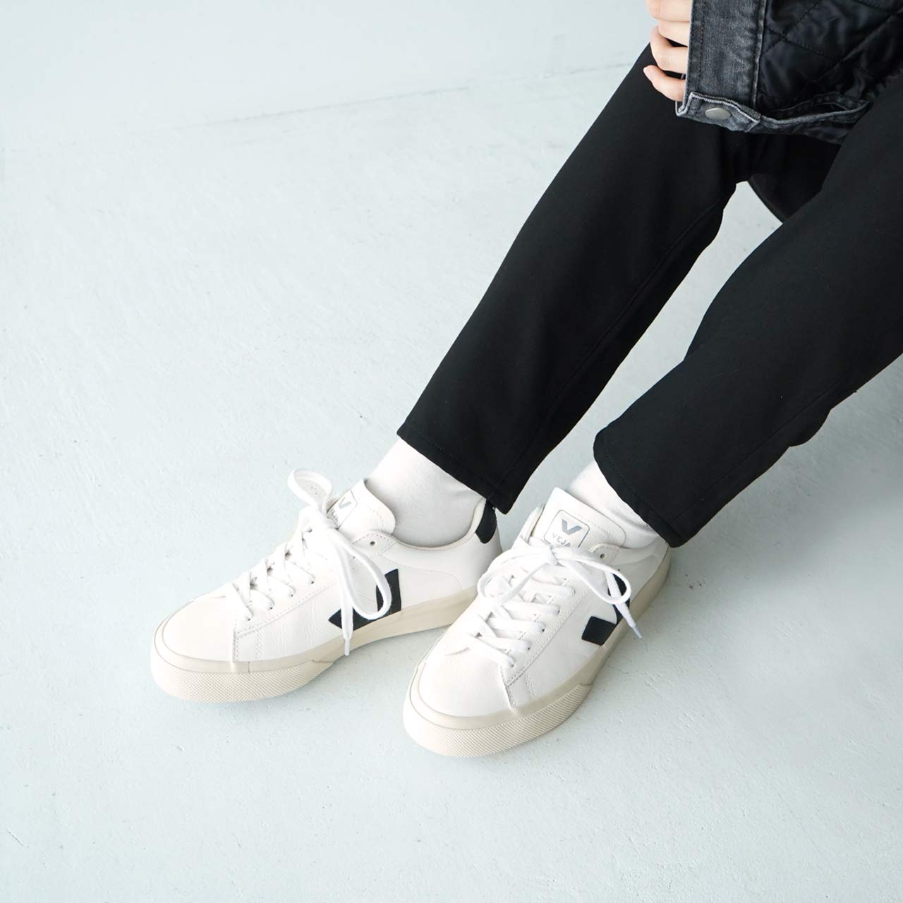 Foto 7 pulgar | Tenis Casuales Veja Blancos para Mujer - Venta Internacional