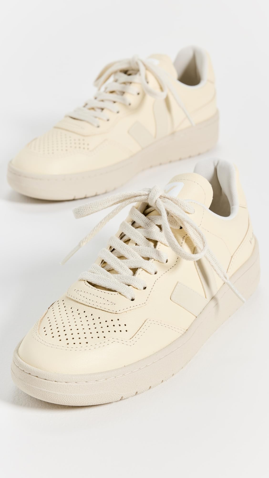 Foto 5 pulgar | Tenis Veja V-90 para Mujer- Venta Internacional