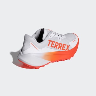 Foto 7 | Tenis De Trail Running Terrex Agravic 3 Adidas Blanco Mujer