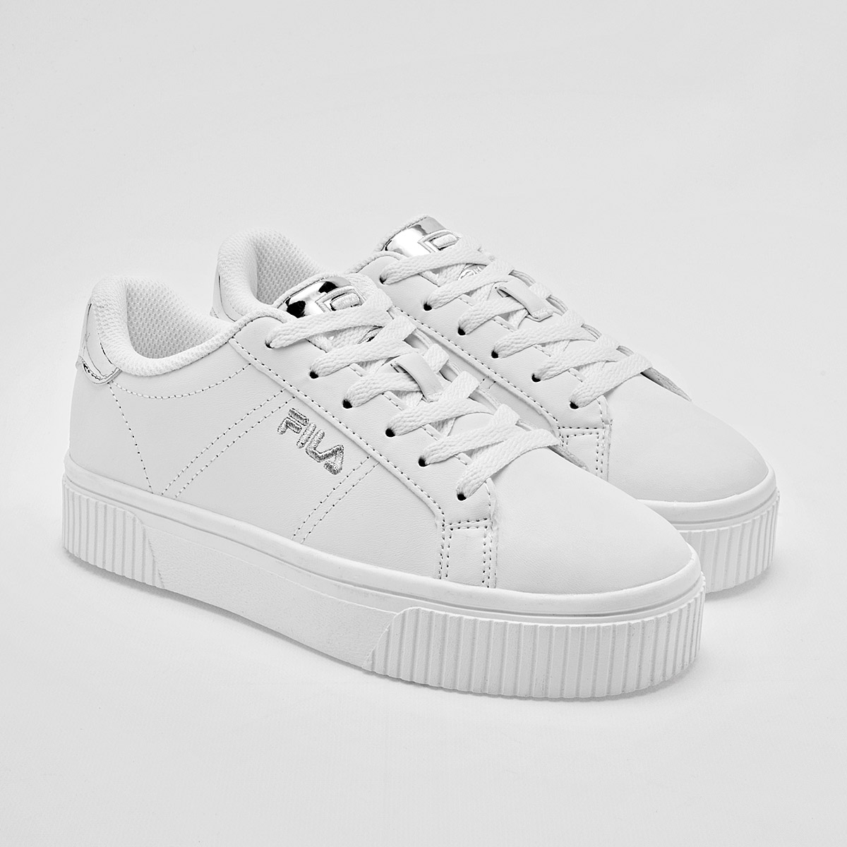 Foto 3 pulgar | Tenis Urbanos Fila Blancos para Mujer