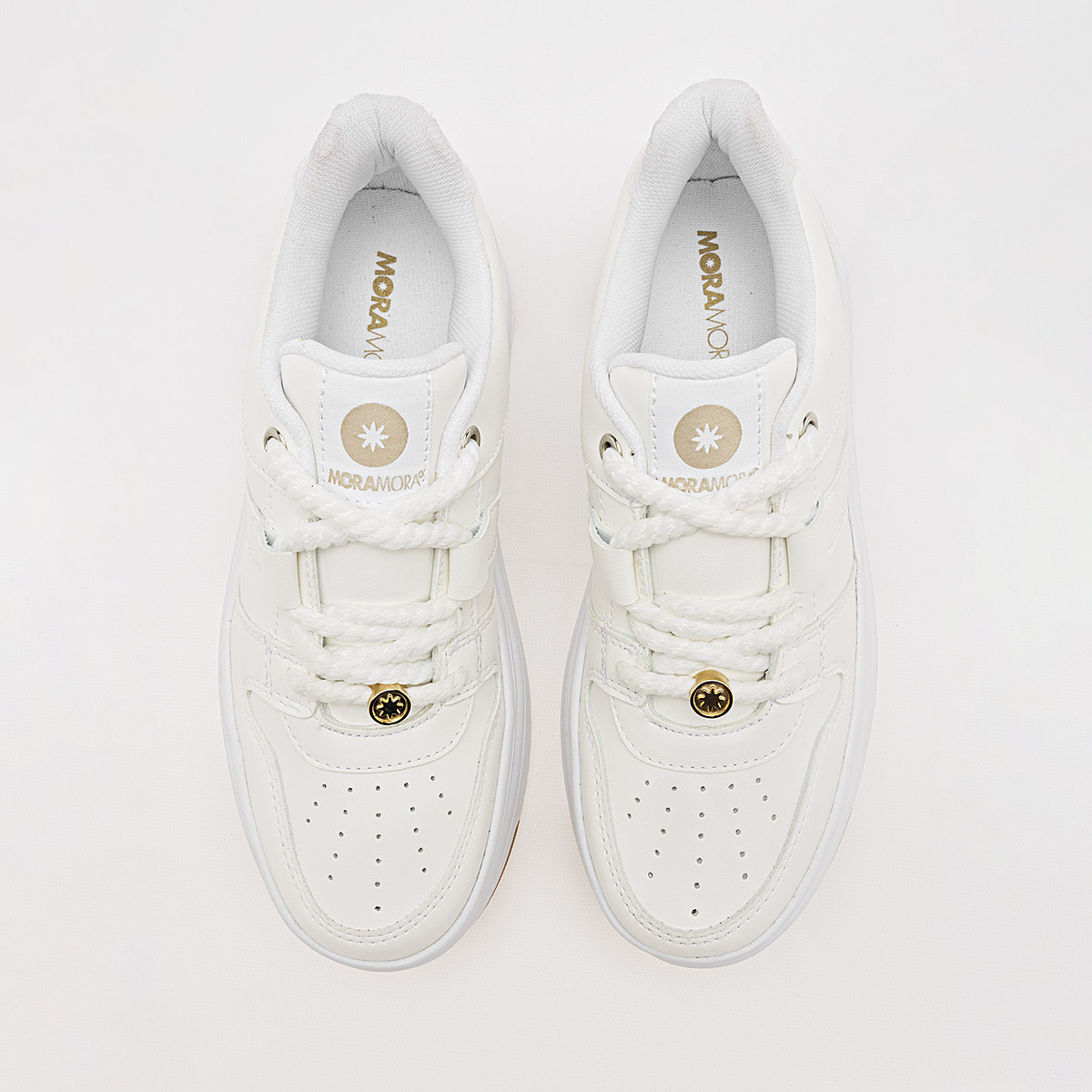 Foto 4 pulgar | Moramora Tenis Urbano Para Mujer Blanco Cod.132537