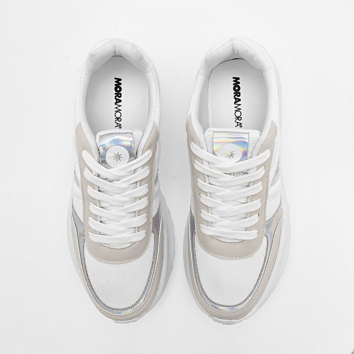 Foto 4 pulgar | Moramora Tenis Urbano Para Mujer Blanco Late Plata Cod.132628