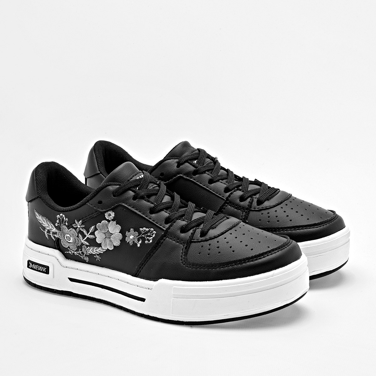 Foto 3 pulgar | Newk Tenis Urbano Para Mujer Negro Gris Cod.132675