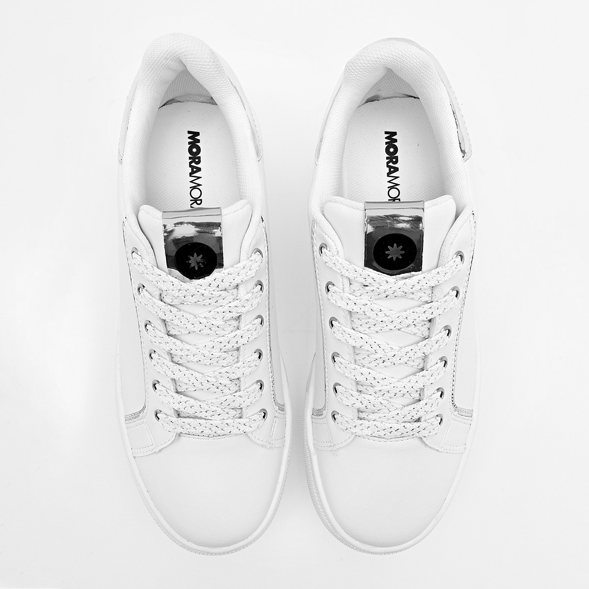Foto 4 pulgar | Moramora Tenis Urbano Para Mujer Blanco Plata Cod.132622