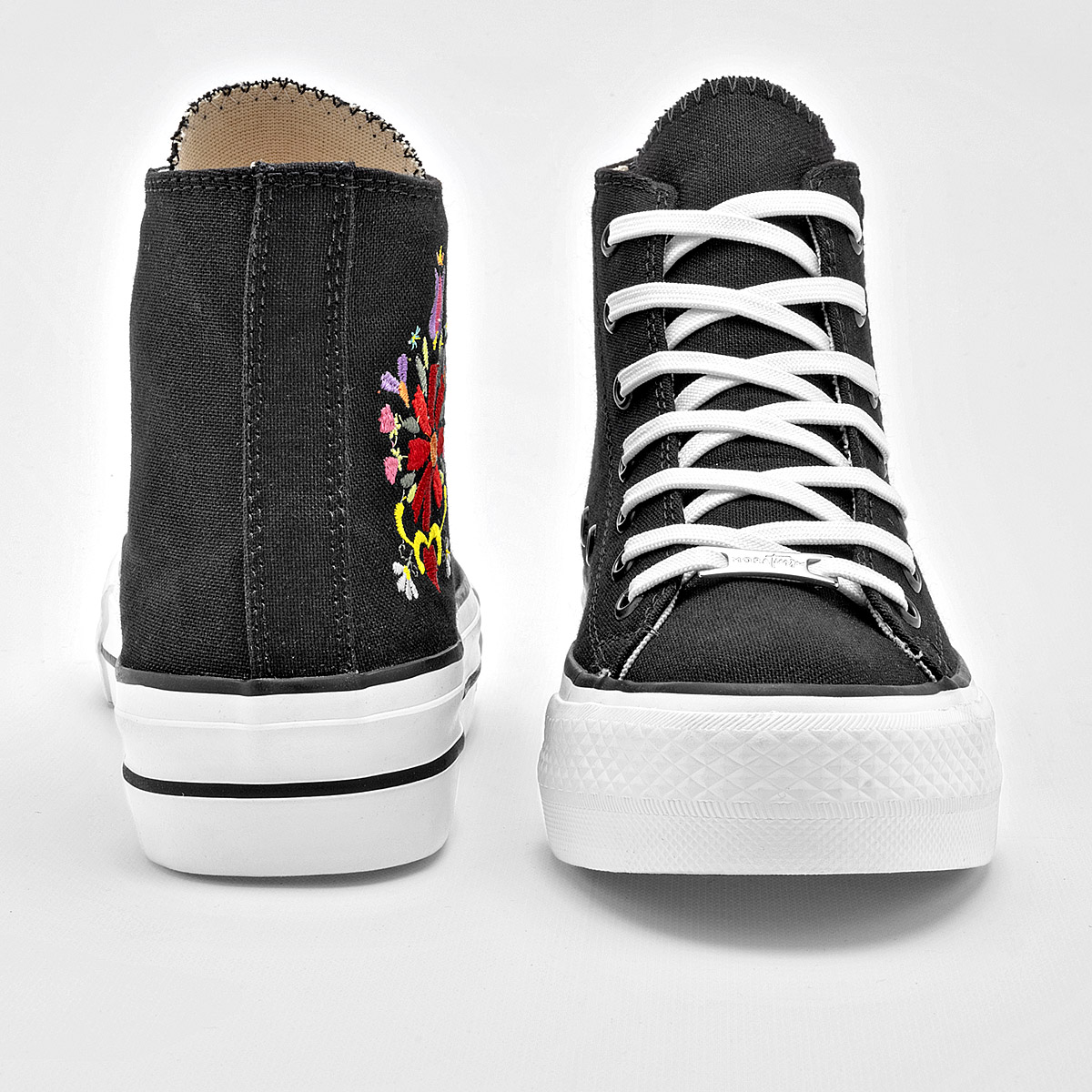 Foto 4 pulgar | Mora Tierra Tenis Urbano Para Mujer Negro Cod.132512