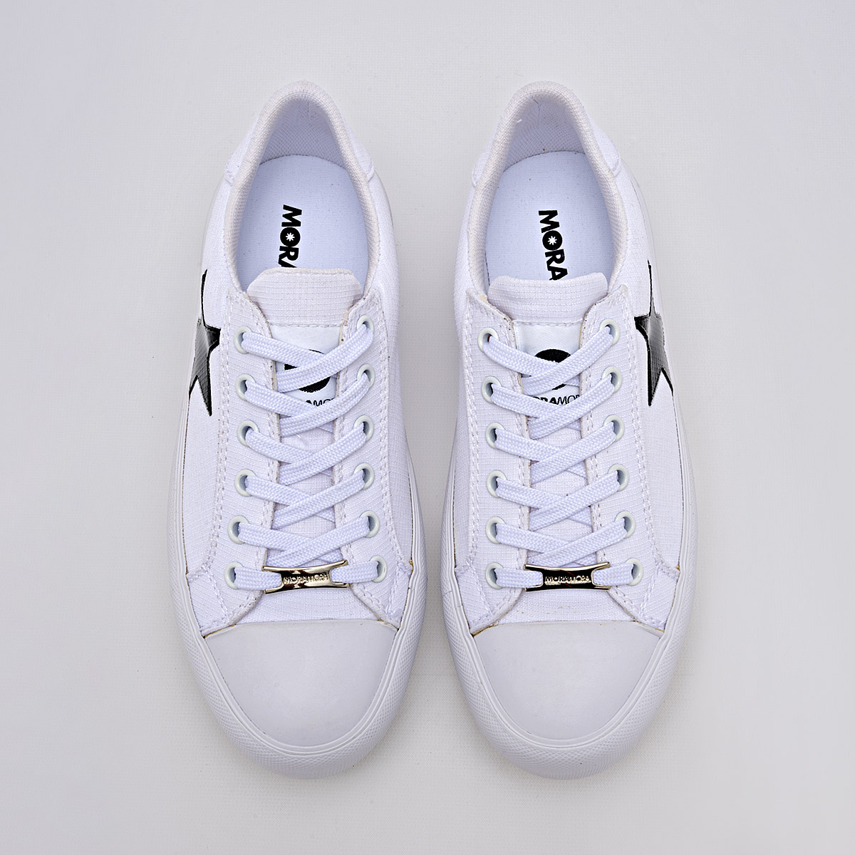 Foto 4 pulgar | Moramora Tenis Urbano Para Mujer Blanco