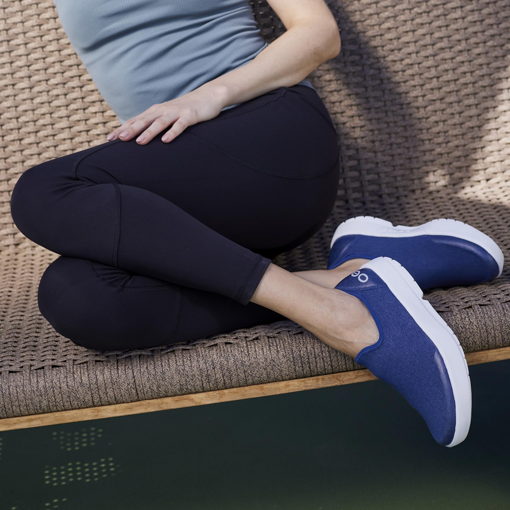 Foto 7 pulgar | Tenis Oofos Oomg Eezee Low Azul para Mujer - Venta Internacional