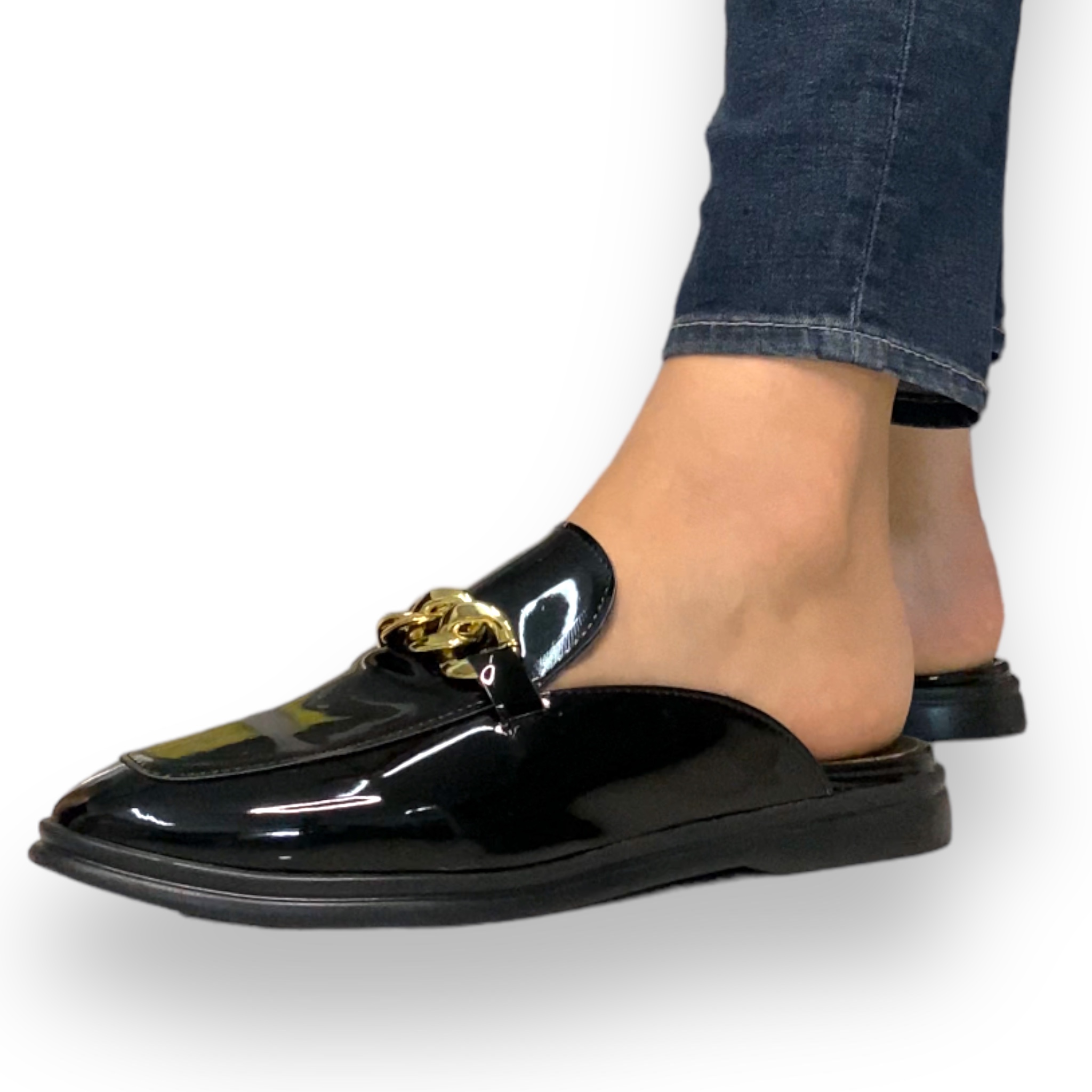 Foto 5 | Flats Mules  Charol Negro Cadena Dorada David Serrano