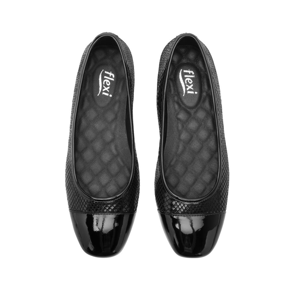 Foto 5 pulgar | Flats Flexi 119903N Negros para Mujer