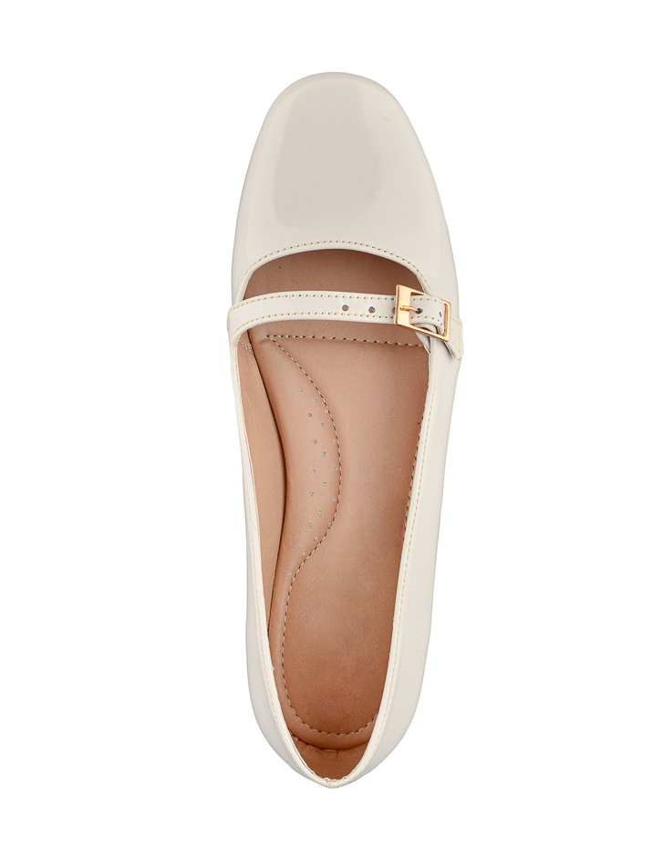 Foto 6 pulgar | Flat De Charol Crema Con Correa Ajustable Para Mujer