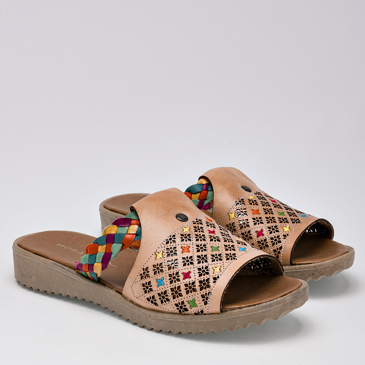 Foto 3 pulgar | Sandalias Mora Tierra Beiges para Mujer