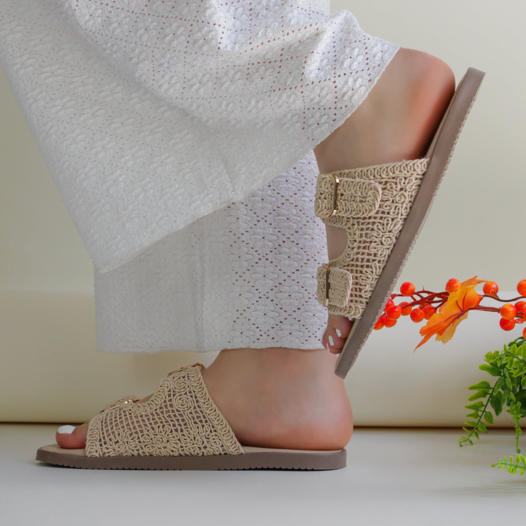 Foto 2 pulgar | Sandalias De Piso Exterior Textil Color Beige  Para Mujer De Rbbasics