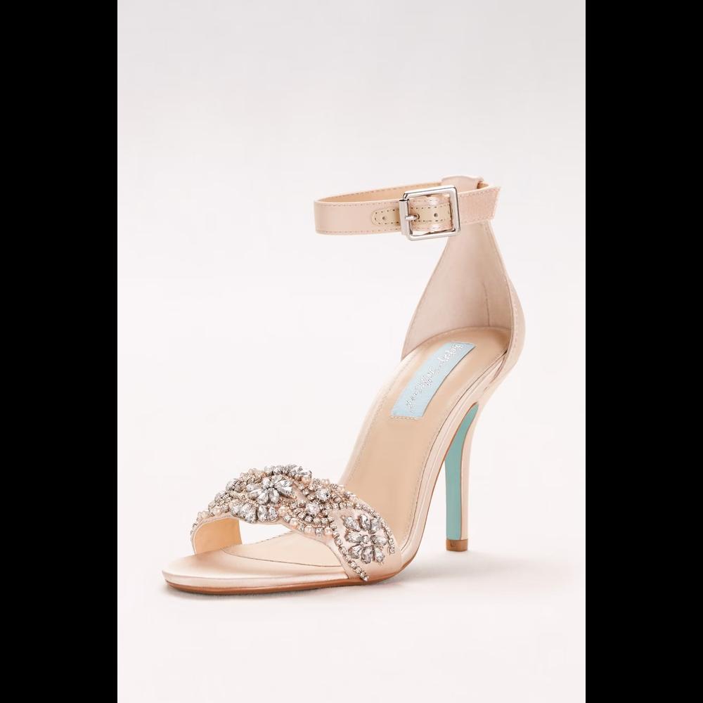 Sandalias Con Tacón De Aguja Y Pedrería David's Bridal Beige