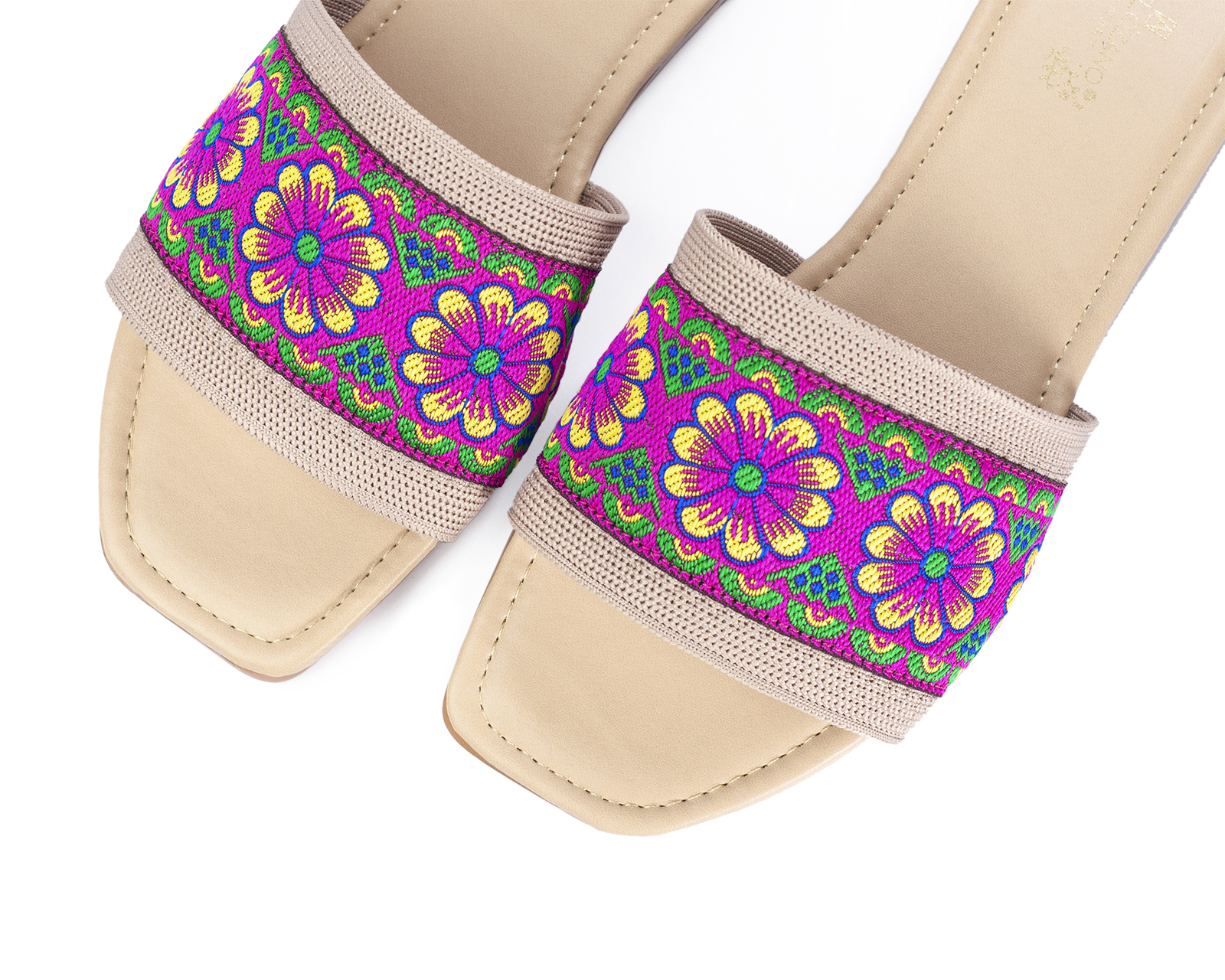 Foto 4 pulgar | Sandalia De Piso A Ángelozano Con Tira De Flores, Color Arena