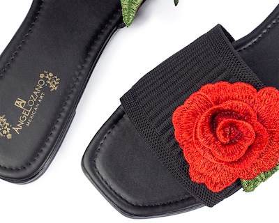 Foto 6 | Sandalia De Piso A Ángelozano Adornada Con Flores Rojas, Color Negro