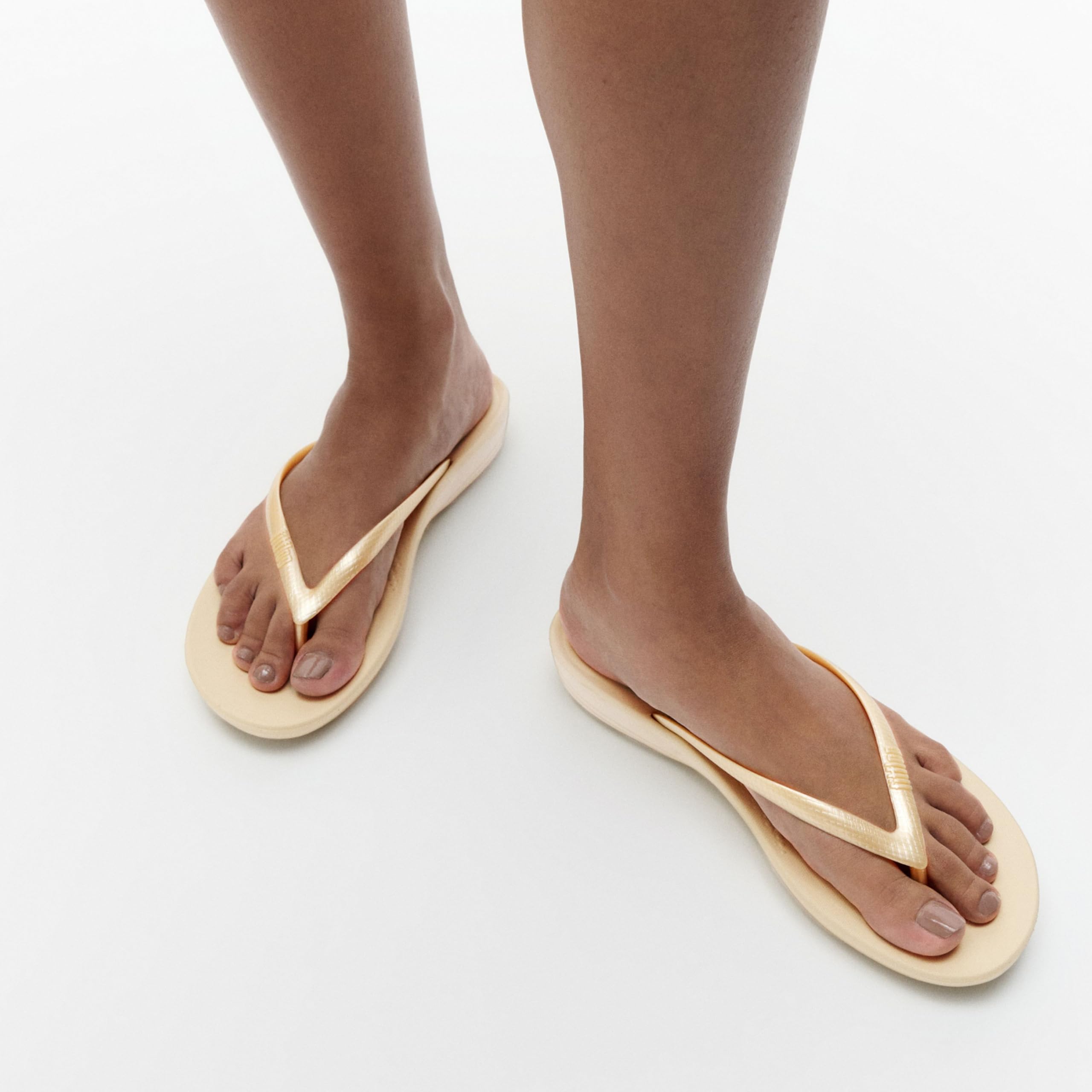 Foto 7 pulgar | Flip Flop Fitflop Iqushion Flip Flop-flop-flop Para Mujer, Color Dorado - Venta Internacional.