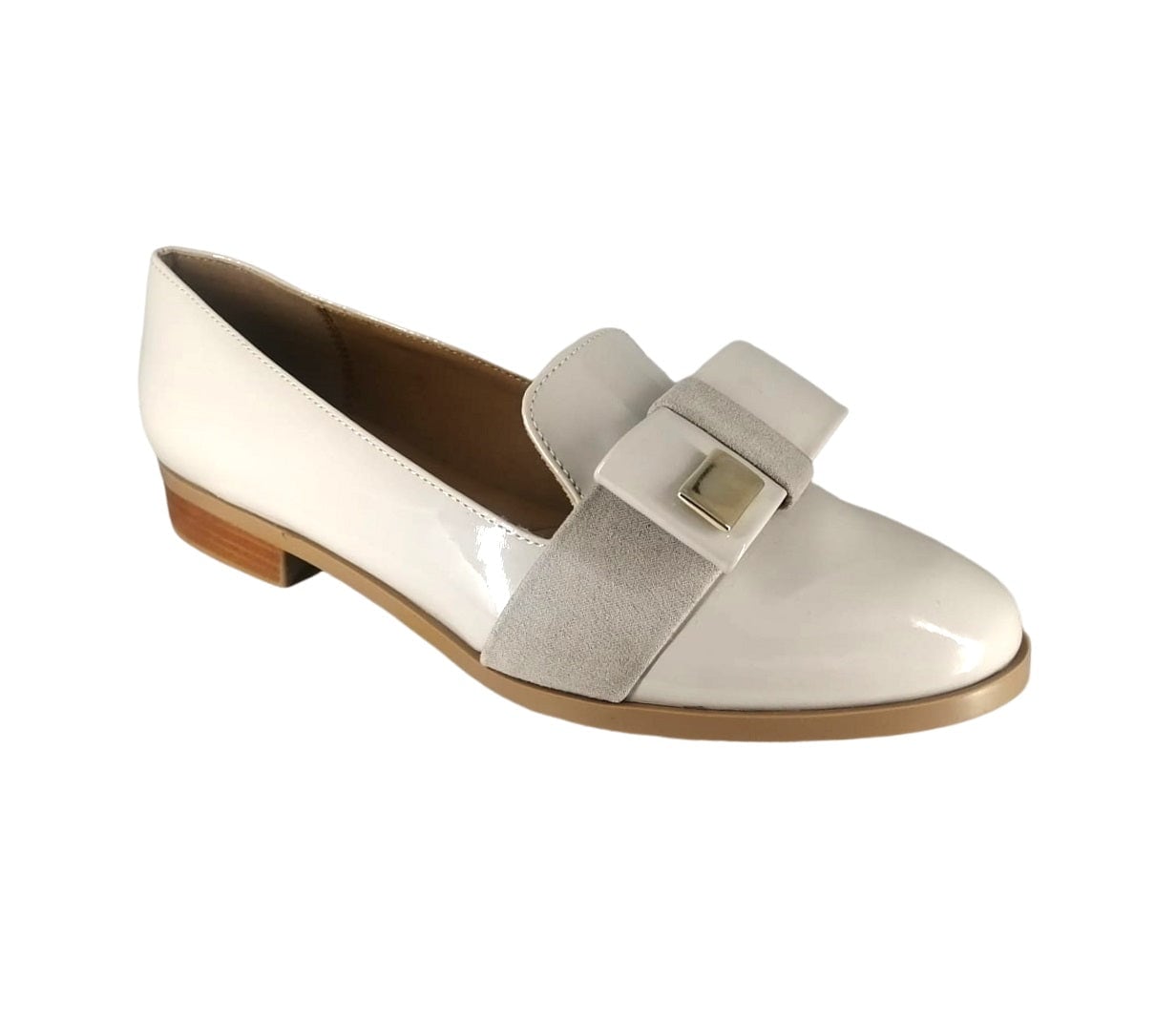 Danae Nuñez Dv O1778023 Color: Charol Pelle Yeso Casual $599