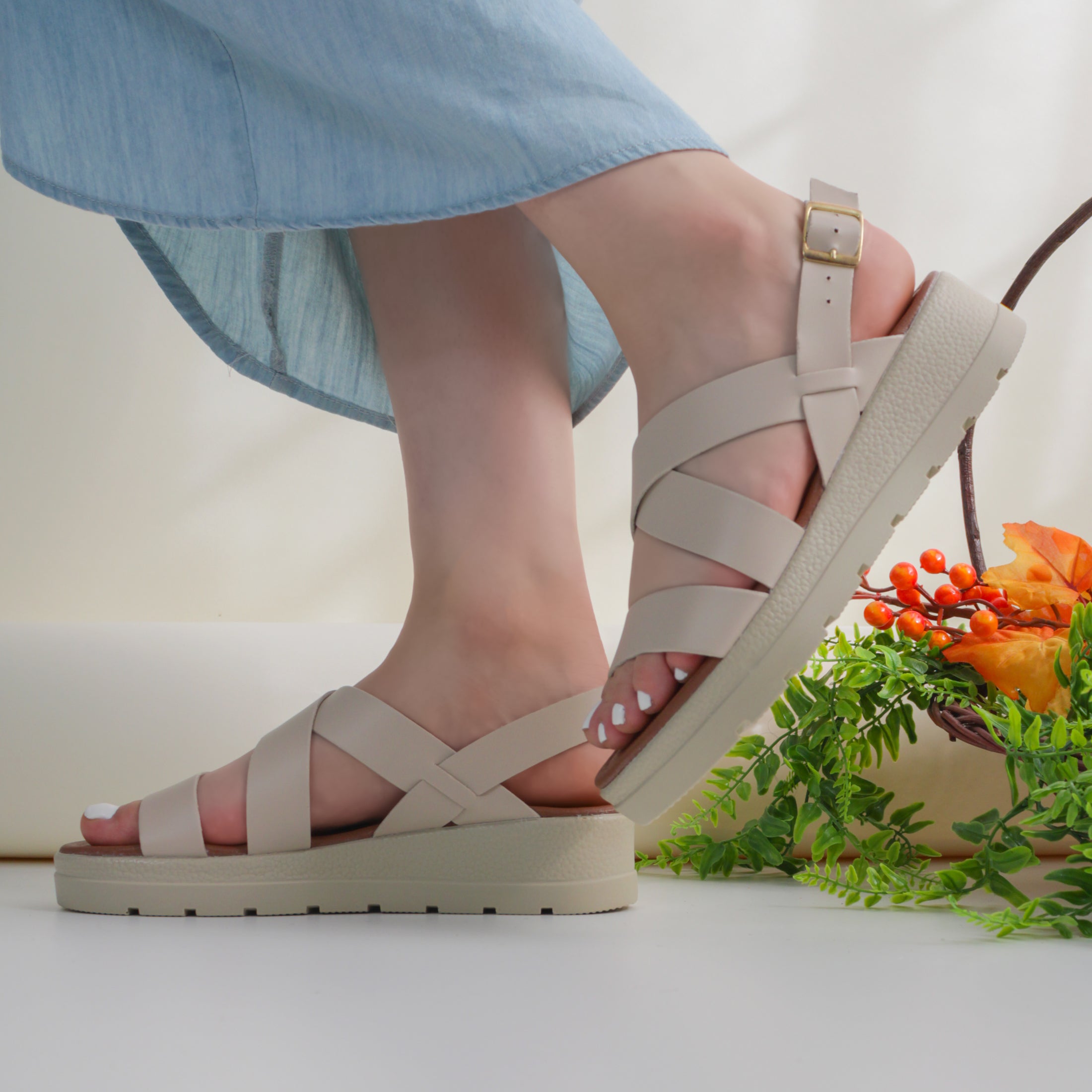 Foto 1 | Sandalias Con Plataforma Exterior Piel Vegana Color Blanco Para Mujer De Rbcollection