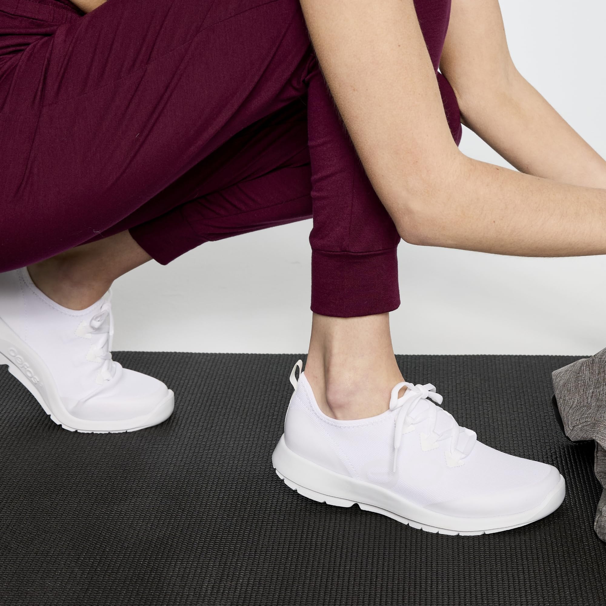 Foto 6 pulgar | Zapato De Recuperación Oofos Oomg Sport Ls White Para Mujer, Talla 8.5 - Venta Internacional.