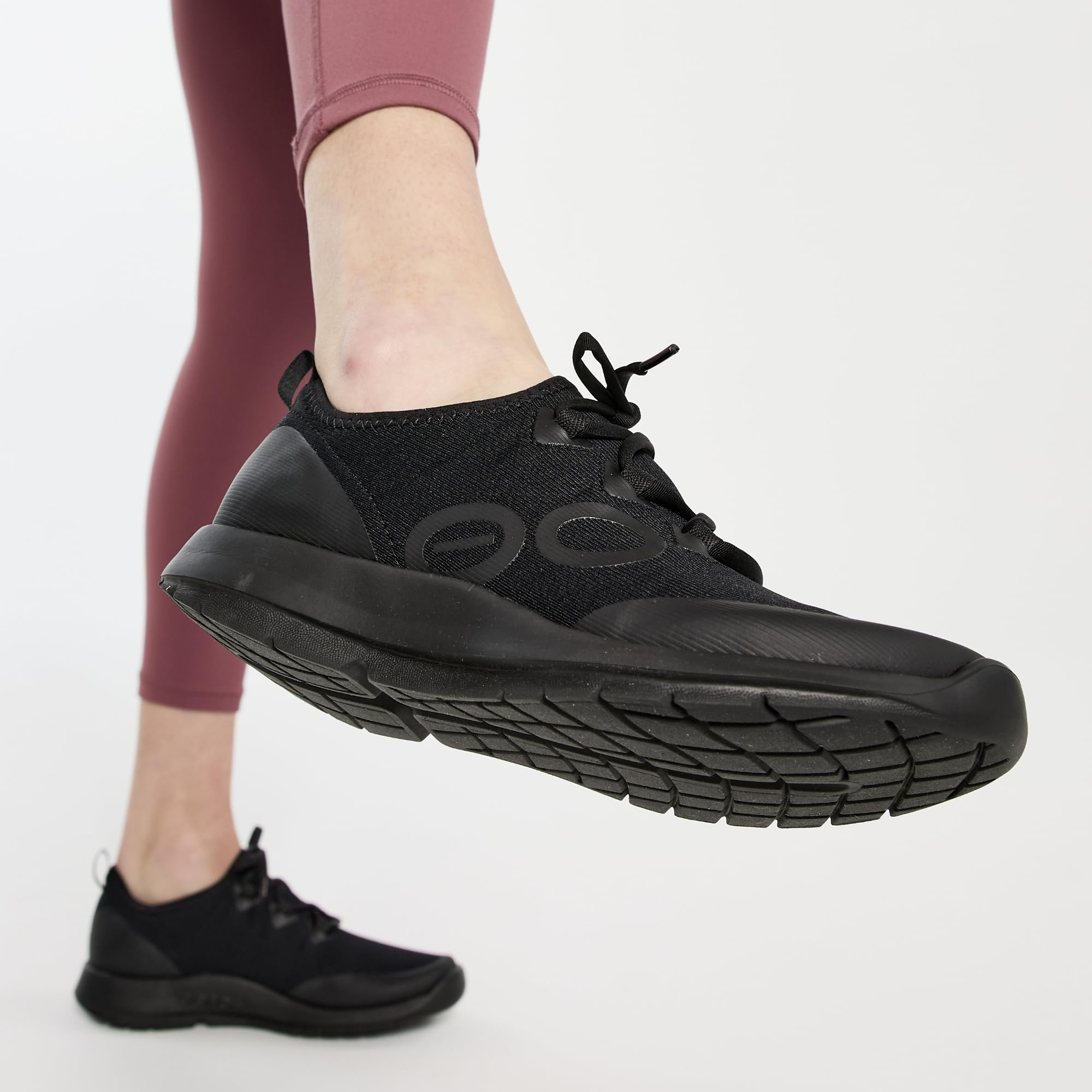 Foto 7 pulgar | Zapato De Recuperación Oofos Oomg Sport Ls Negro Para Mujer, Talla 8 - Venta Internacional.