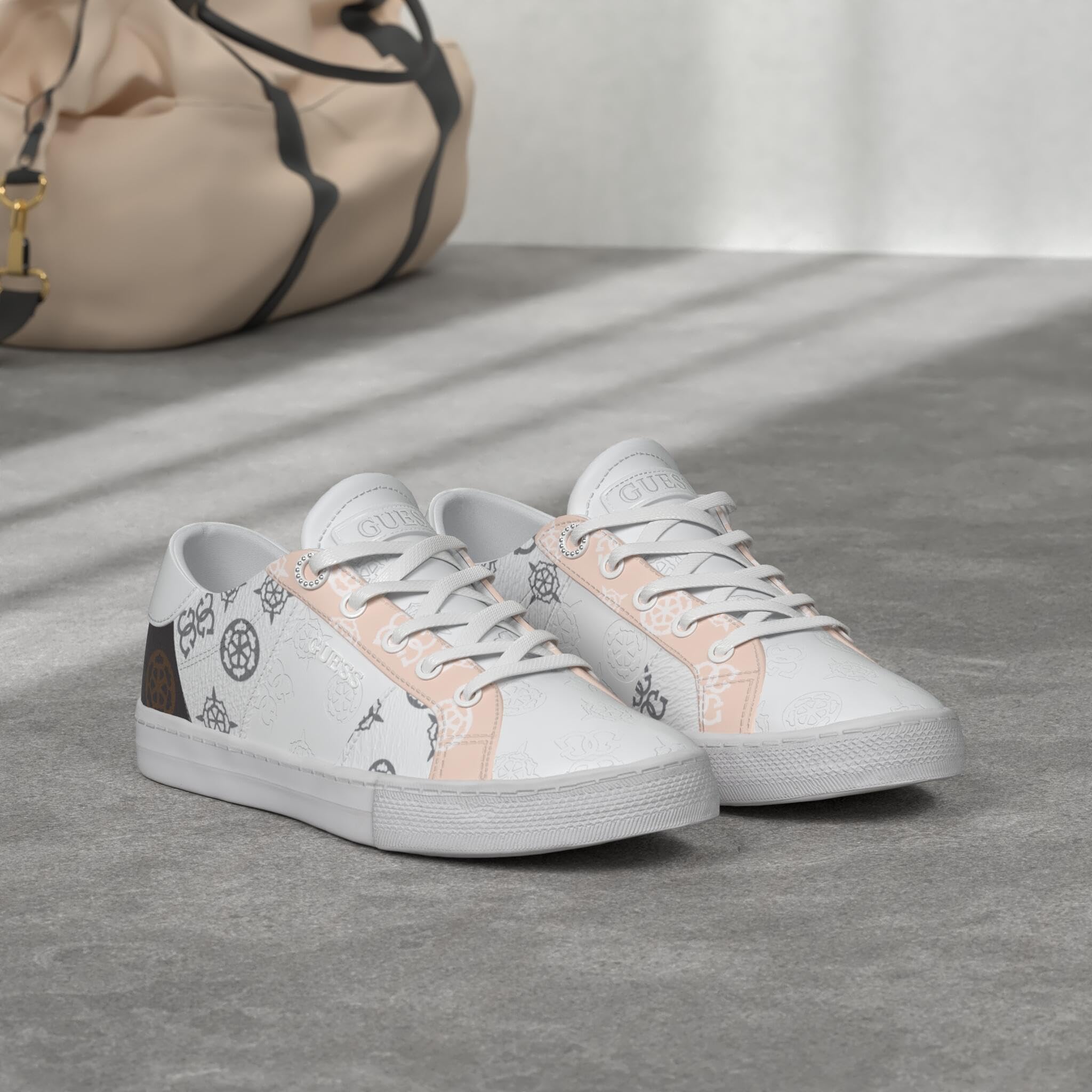 Foto 3 pulgar | Tenis Guess para Mujer-Venta Internacional