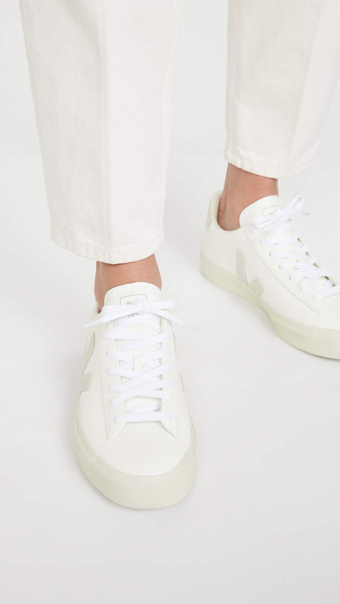 Foto 4 pulgar | Tenis Casuales Veja para Mujer-Venta Internacional