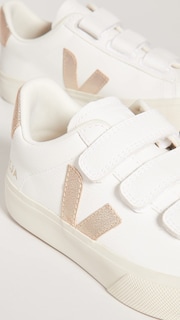 Foto 5 | Tenis Veja Recife Logo Blanco con Platino para Mujer - Venta Internacional