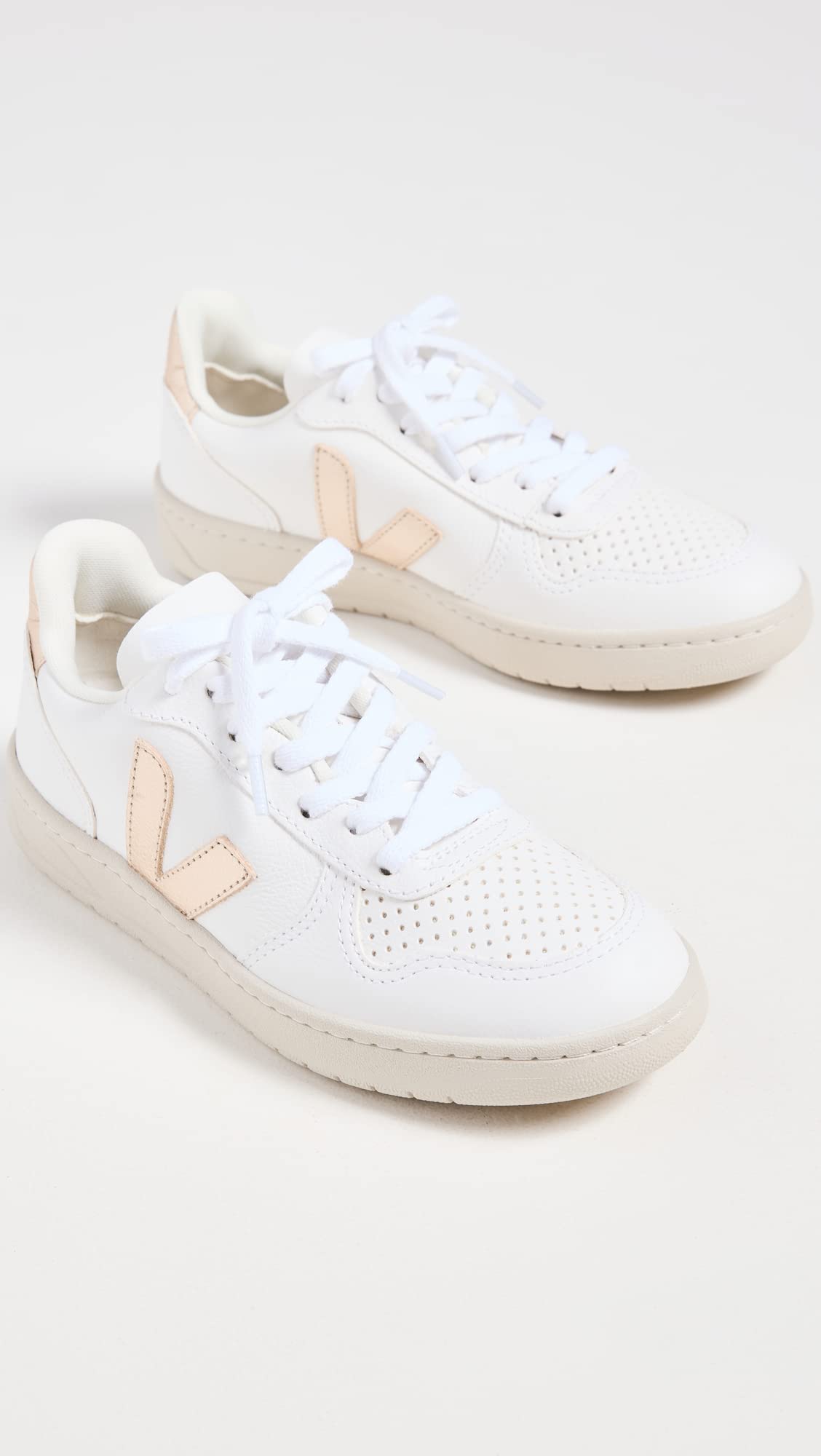 Foto 4 | Tenis Veja V-10 Blancos para Mujer -Venta Internacional