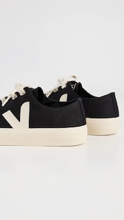 Foto 3 | Tenis Veja Wata II Low Negros para Mujer - Venta Internacional