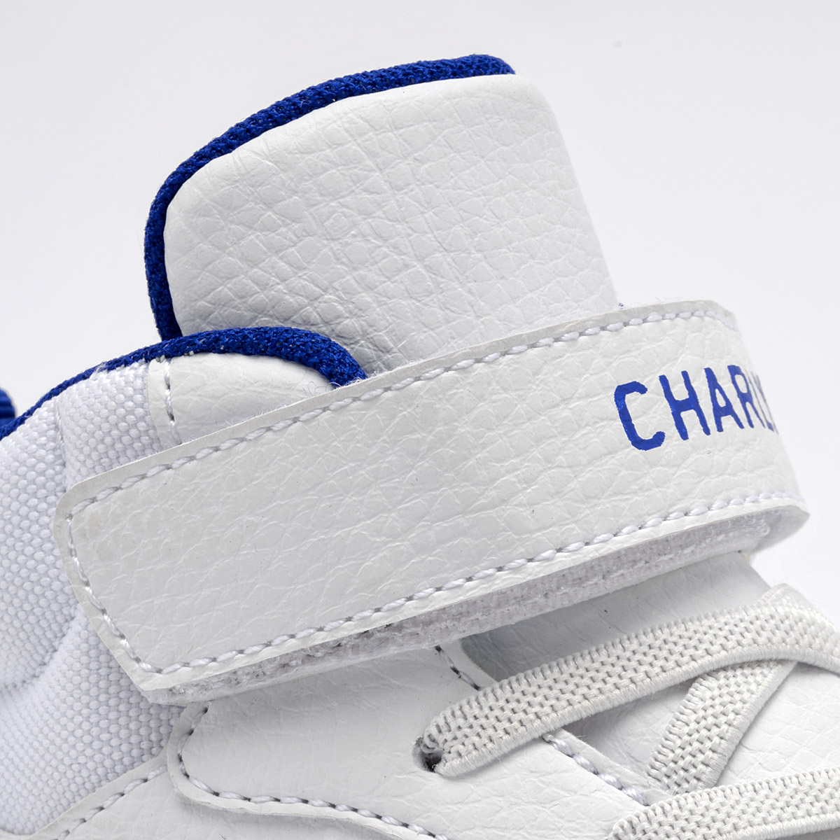 Foto 5 pulgar | Charly Tenis Urbano Para Niño Blanco Azul