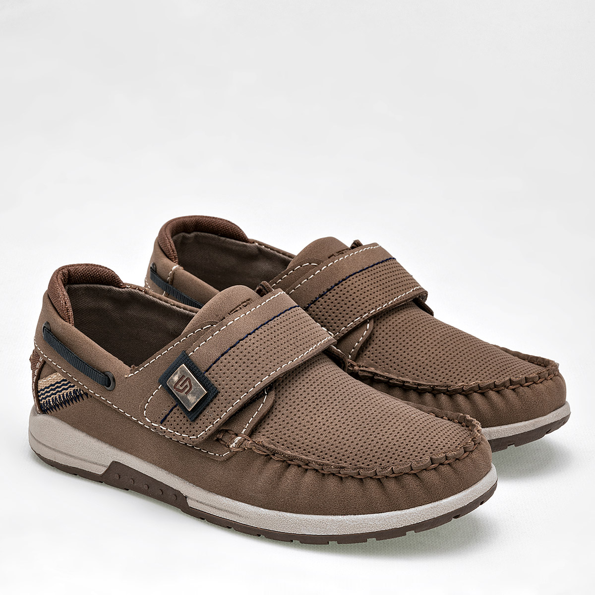 Foto 3 pulgar | Negro Total Zapato Casual Para Niño Camel