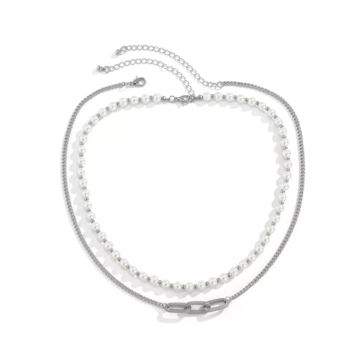 Collar de Perlas y Cadena Plateada
