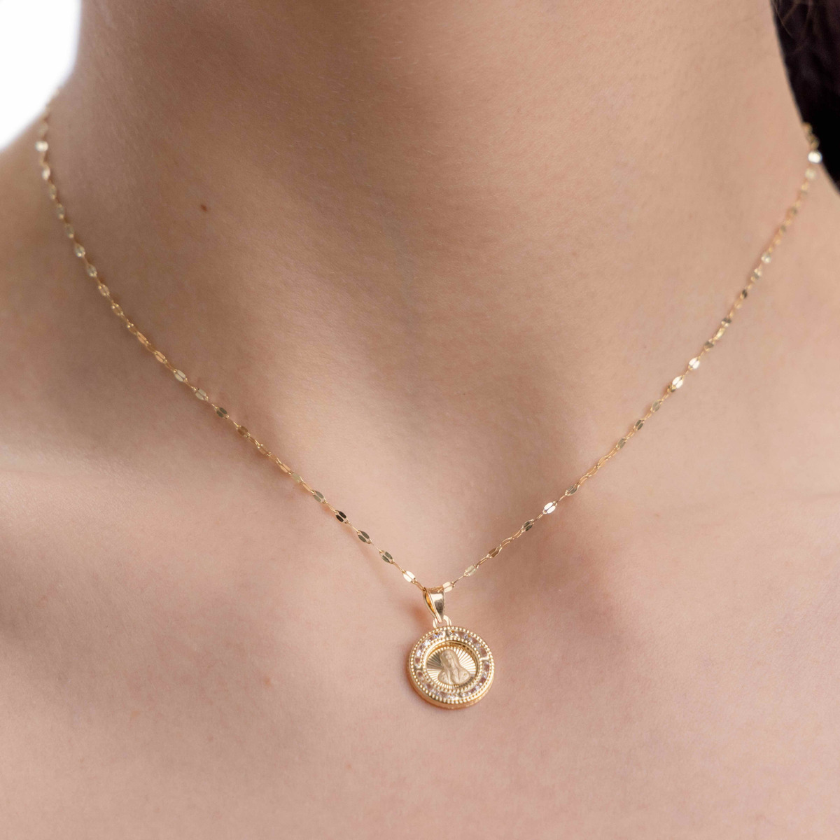 Foto 3 pulgar | Collar De Medalla Nacional De Rostro De La Virgen De Oro 14k
