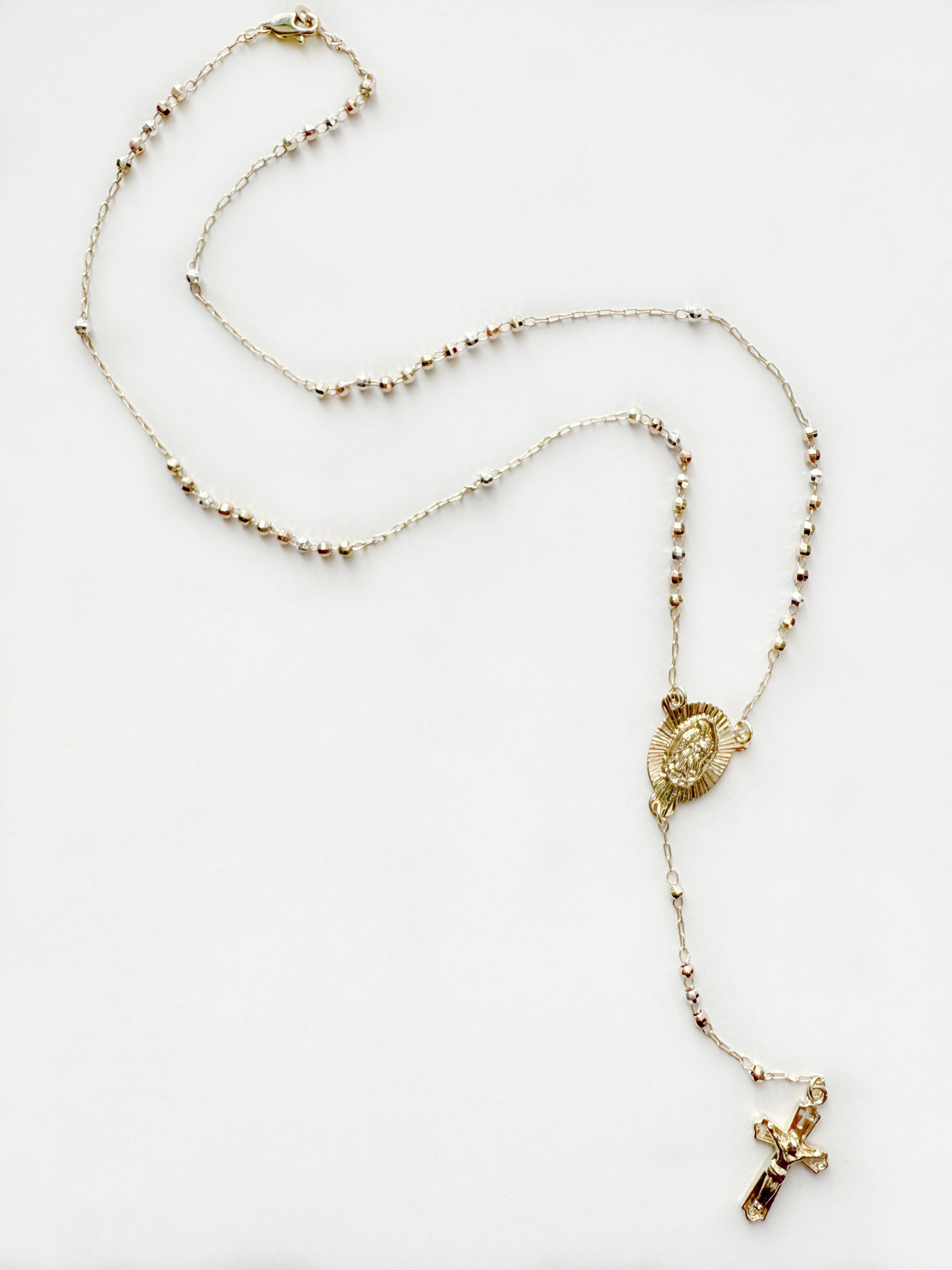 Foto 1 | Rosario Con Dije Virgen De Guadalupe Y Cristo Oro Laminado 18k Facetado