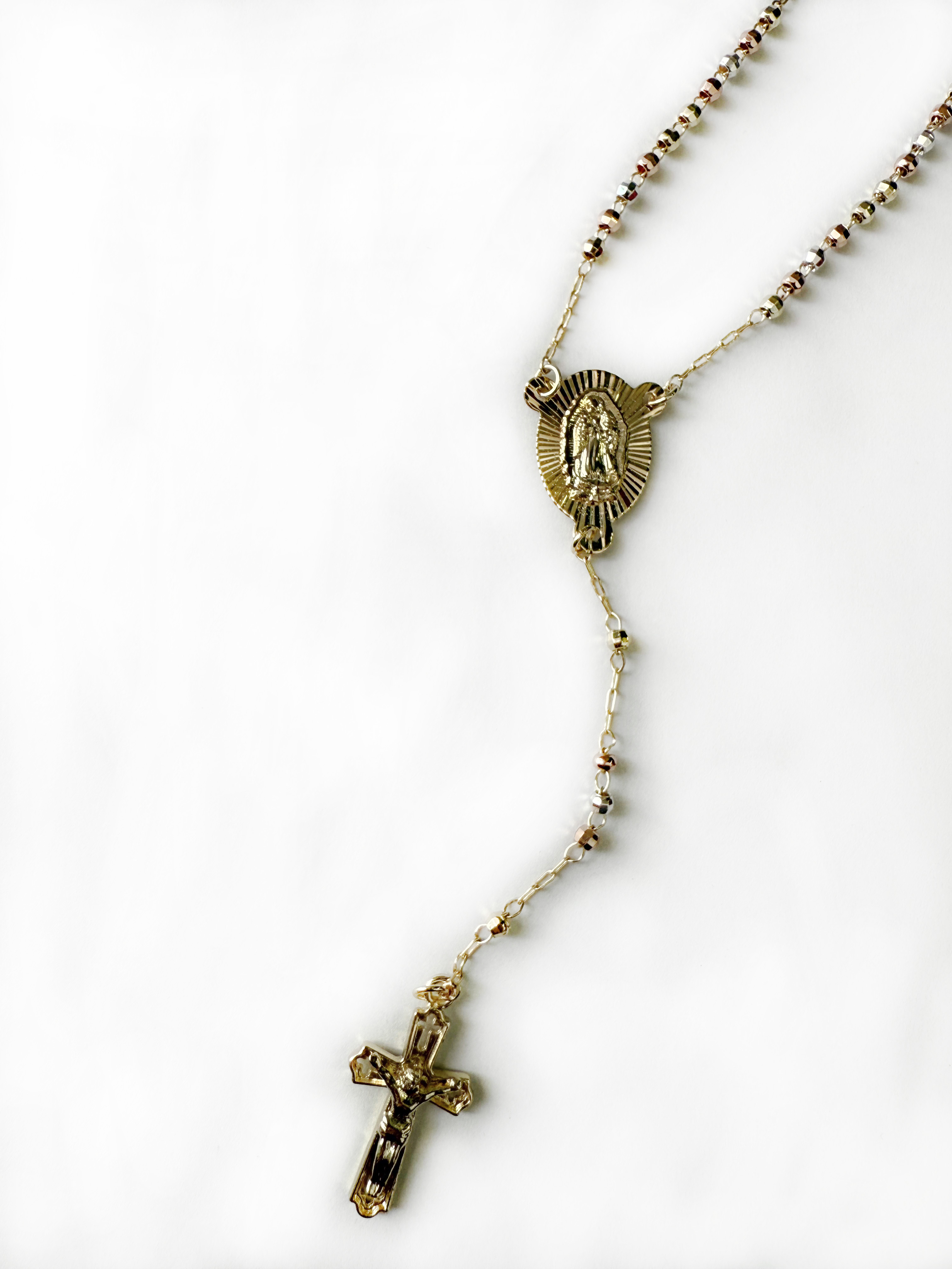 Foto 4 pulgar | Rosario Con Dije Virgen De Guadalupe Y Cristo Oro Laminado 18k Facetado