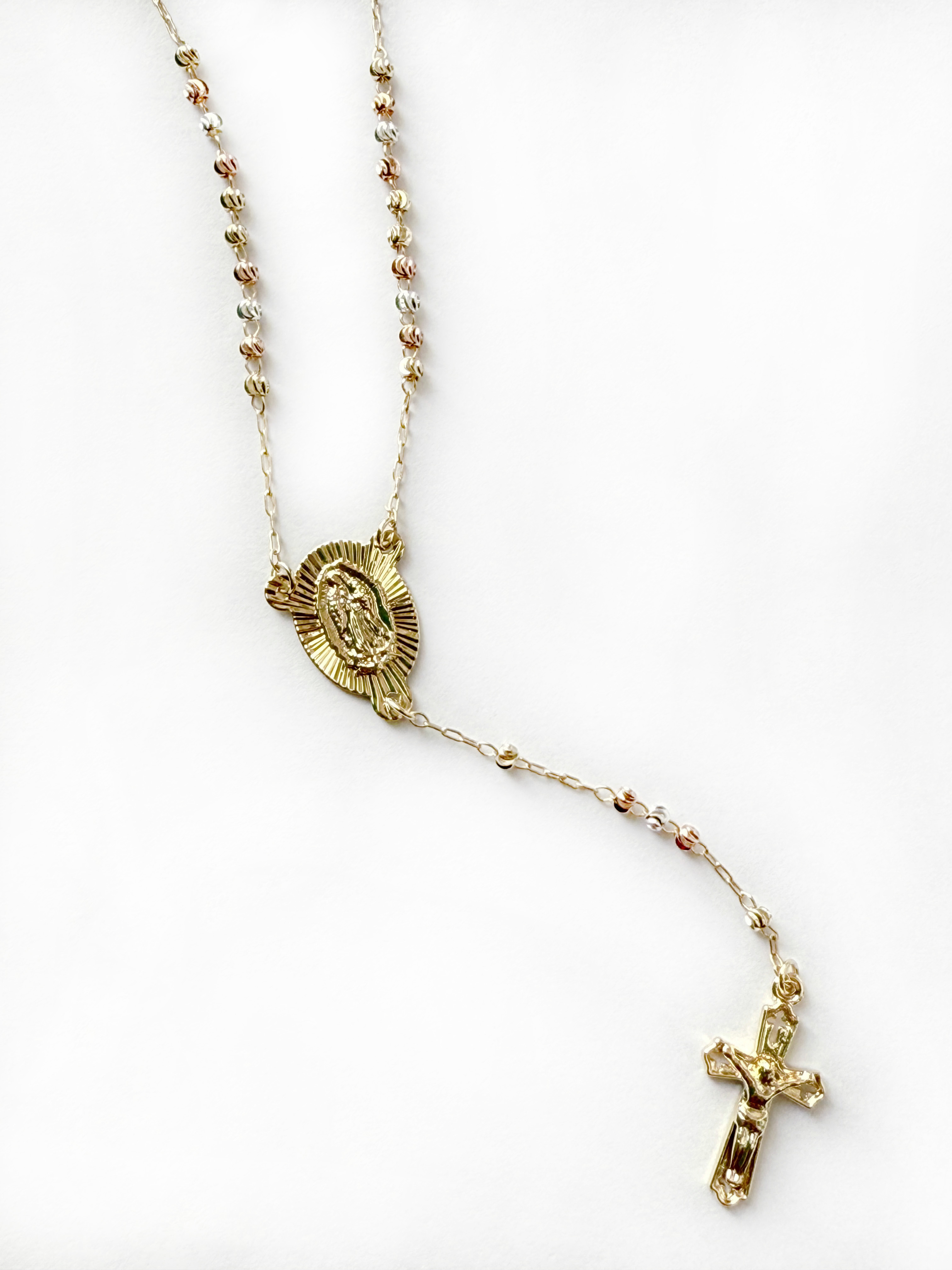 Foto 3 pulgar | Rosario Con Dije Virgen De Guadalupe Y Cristo Oro Laminado 18k Con Líneas