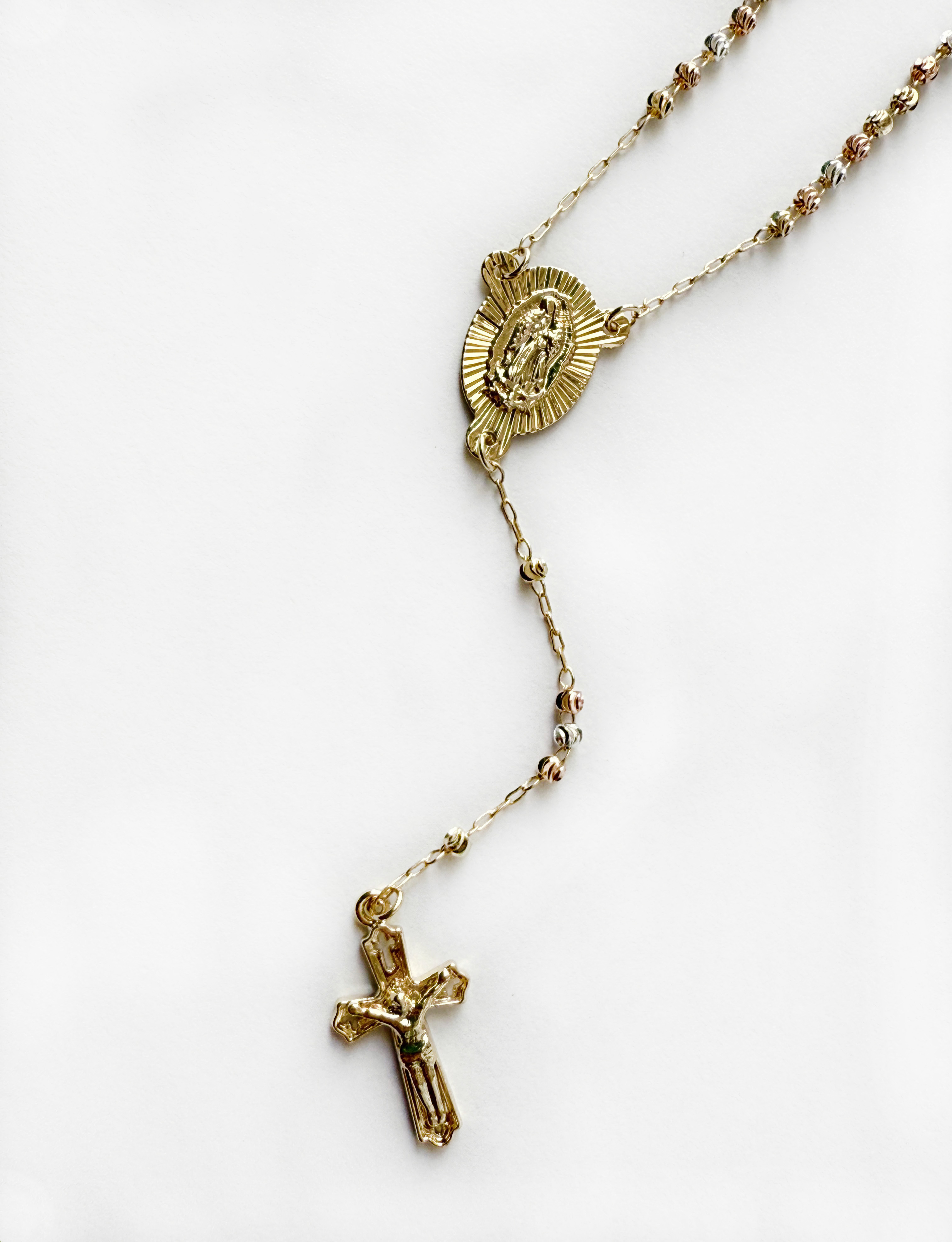 Foto 4 pulgar | Rosario Con Dije Virgen De Guadalupe Y Cristo Oro Laminado 18k Con Líneas