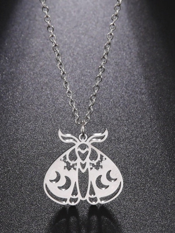 Foto 2 pulgar | Collar Shein Mystic Moth Con Colgante De Acero Inoxidable Plateado - Venta Internacional.