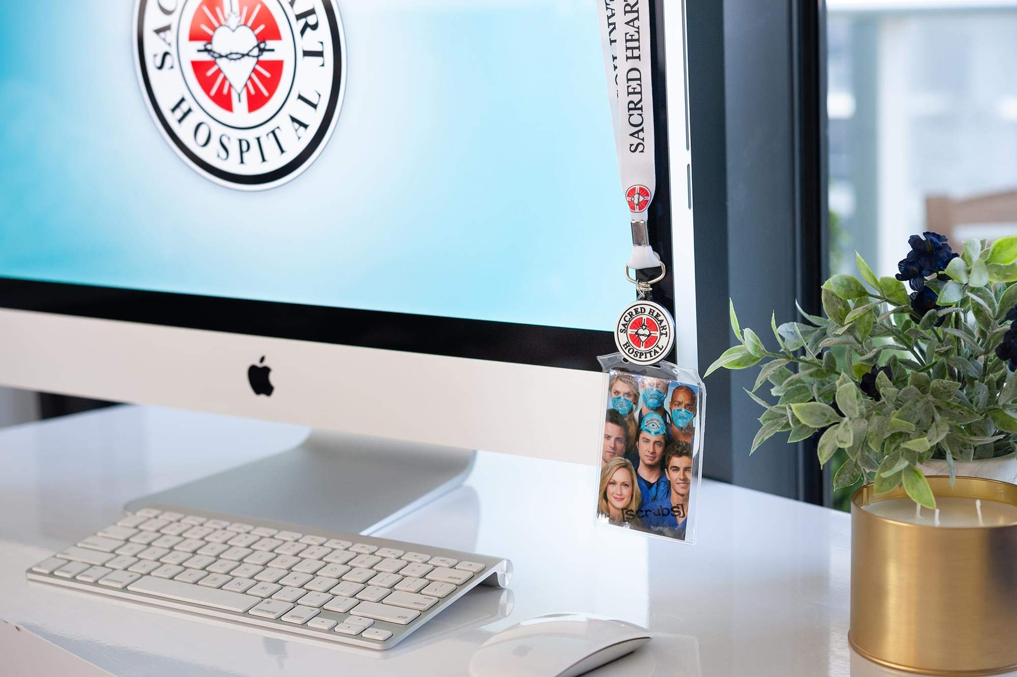 Foto 6 | Lanyard Toynk Scrubs  Hospital Oficial Del Sagrado Corazón Con Identificación - Venta Internacional.