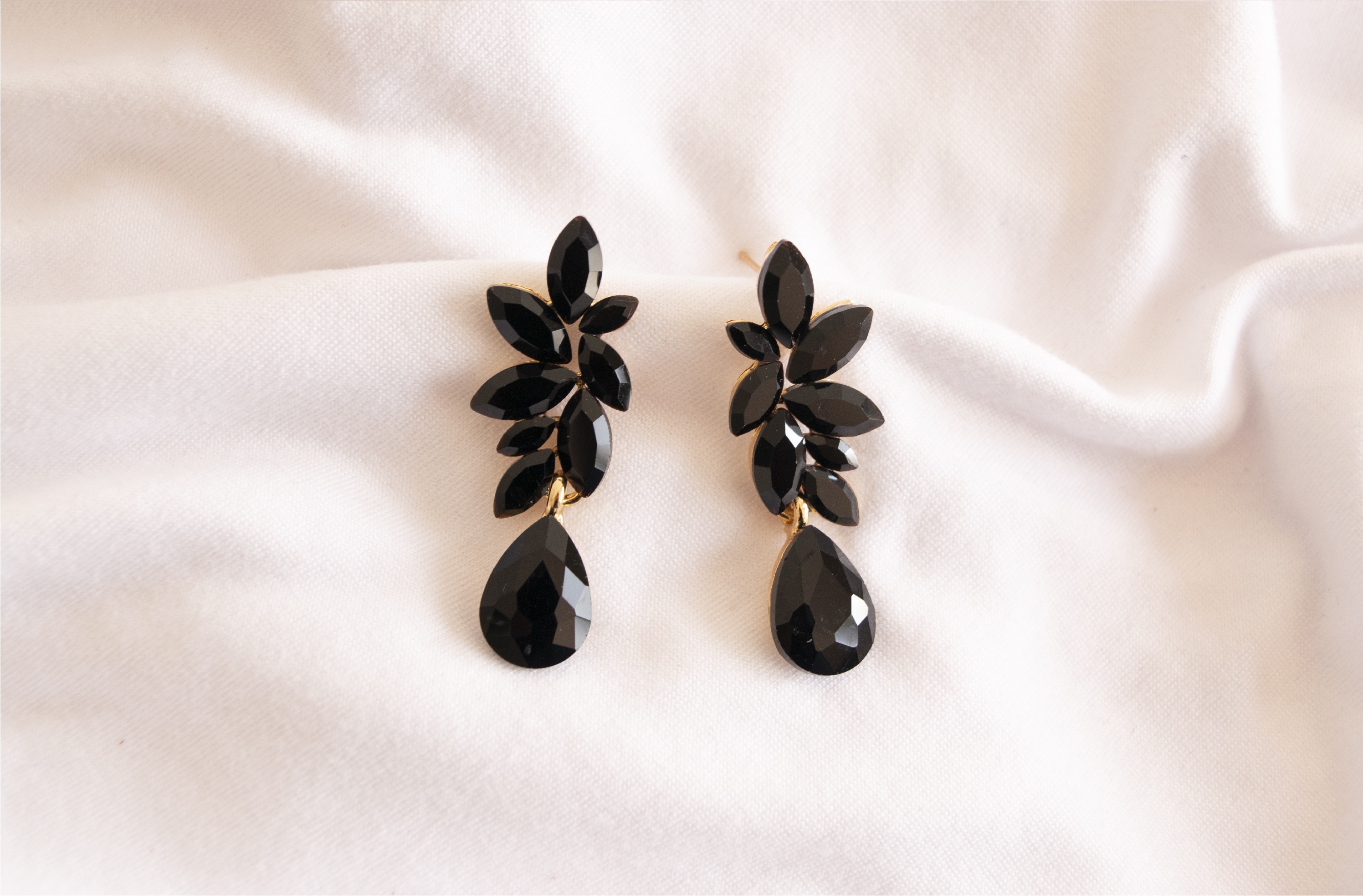 Foto 4 pulgar | Aretes de Pedrería Arette Acessorios color Negro para Mujer