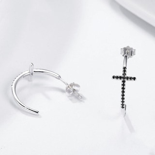 Foto 2 | Pendientes Huoguo Chapados En Plata Con Cruz Clásica Negra Para Mujer - Venta Internacional.