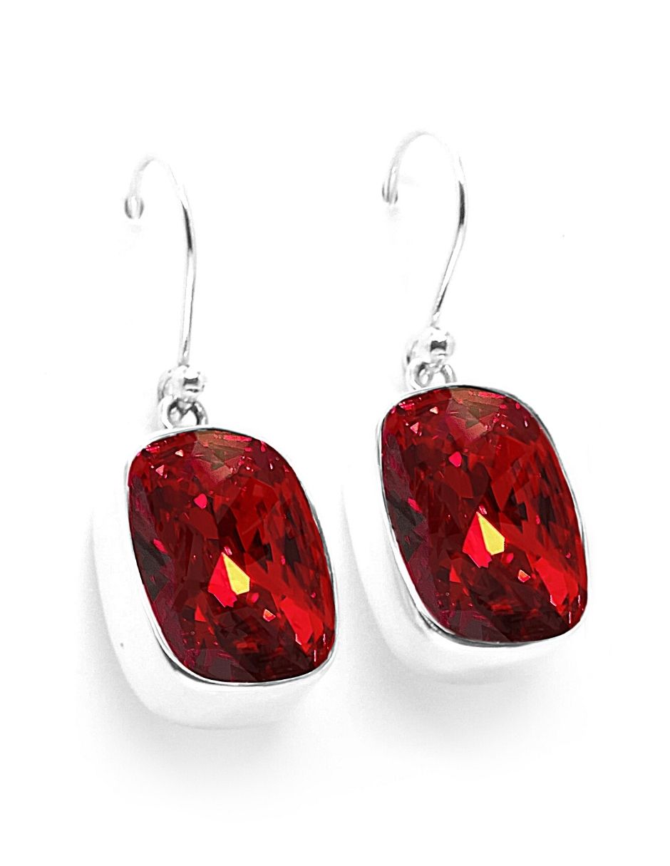 Aretes Joyería Zvezda ZAR-BAG18-SIA-G color Rojo Baguette Siam Gancho con Plata