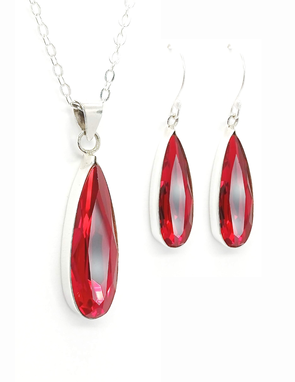 Collar y Aretes Zvezda Gota Scarlet Largo con Plata