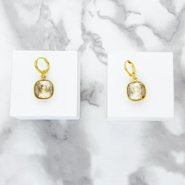 Foto 3 pulgar | Aretes Colgantes Cuadrados Baño De Oro Y Cristal Swarovski - Elegancia Geométrica Con Brillo Radiante