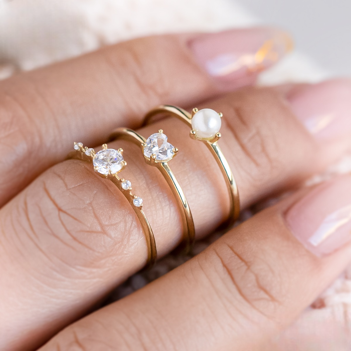 Foto 5 pulgar | Anillo De Promesa Tainy 10k Oro Talla 8.5