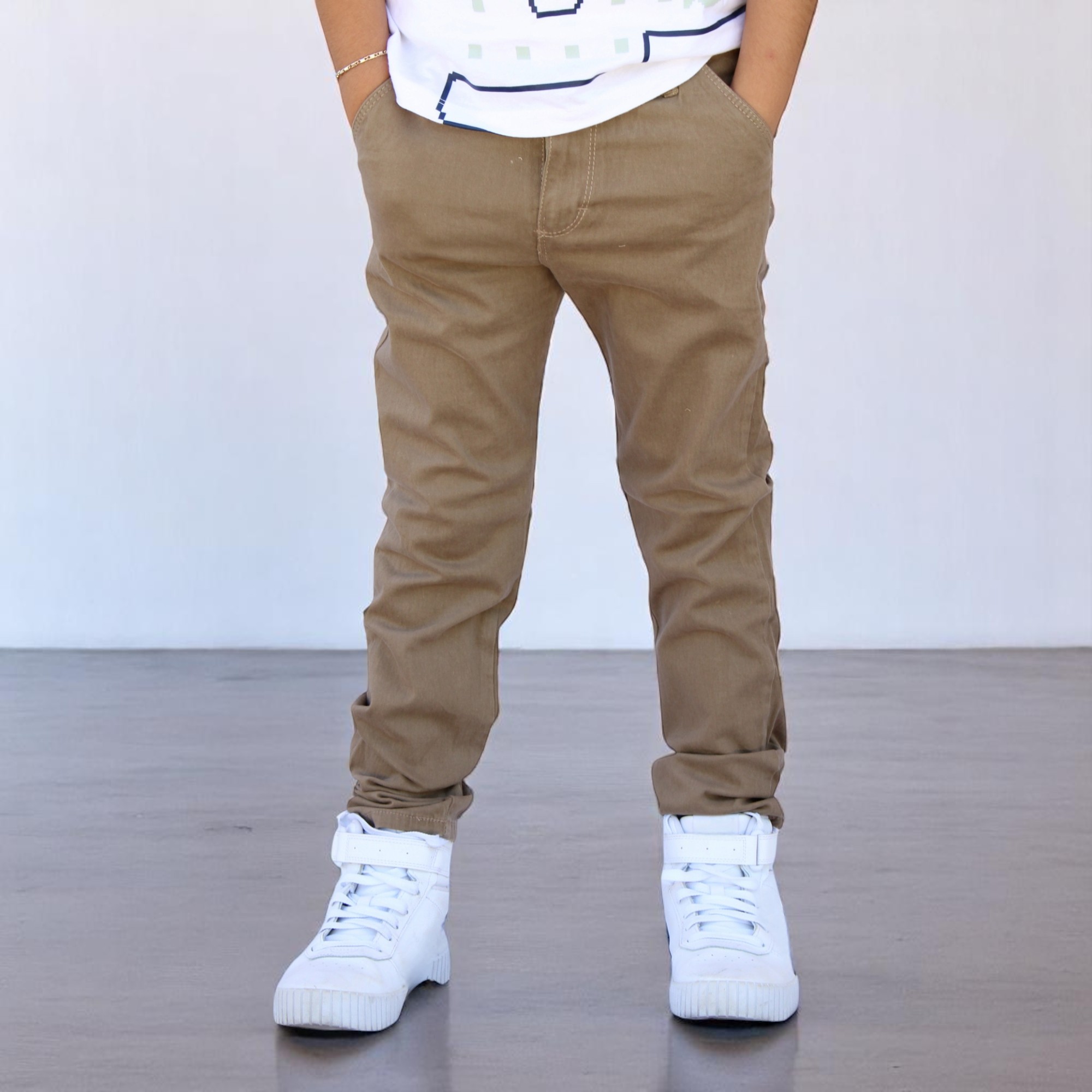 Foto 1 | Pantalón De Gabardina Strech Para Niño Y/o Adolescente Color Caqui